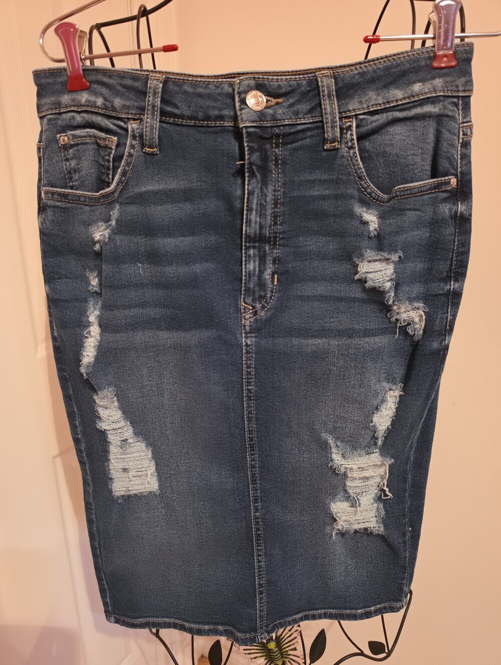 Distressed‎ Denim Pencil Skirt